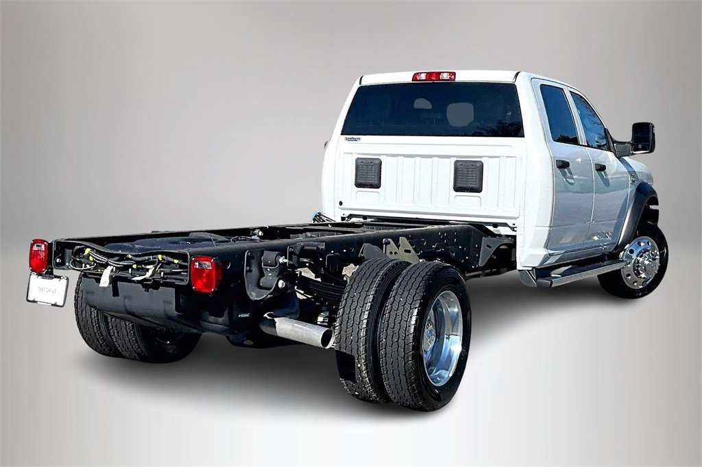 Used 2024 RAM 5500 Tradesman w/ Chrome Appearance Group image 6