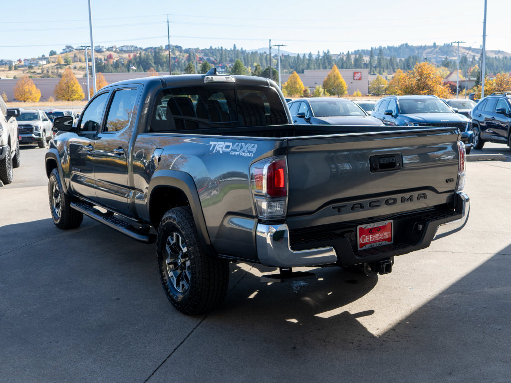 Used 2022 Toyota Tacoma TRD Off-Road AWD/4WD image 5