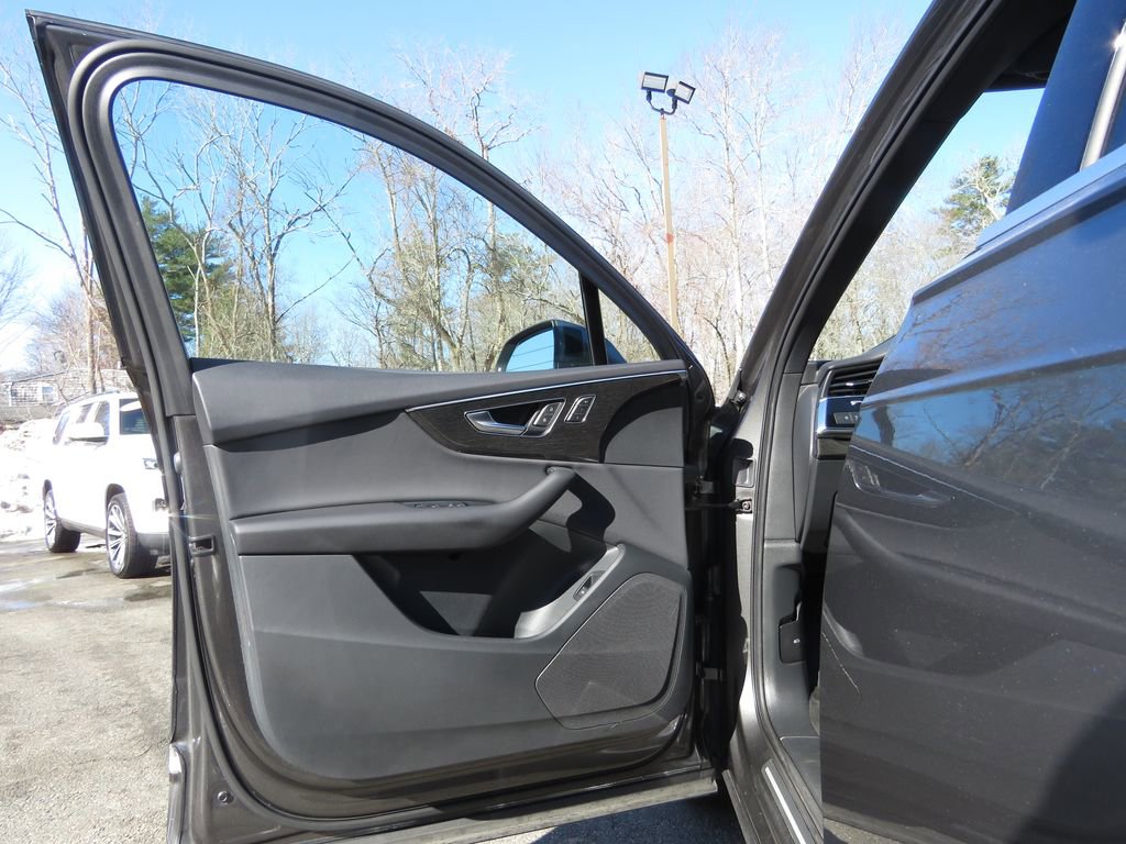 Used 2020 Audi Q7 3.0T Premium w/ Convenience Package image 9