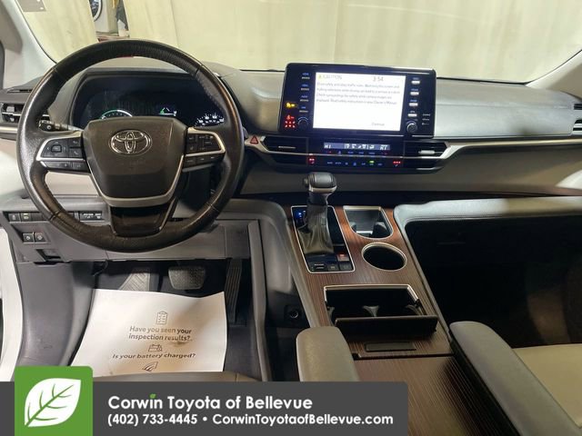 Used 2024 Toyota Sienna XLE image 11