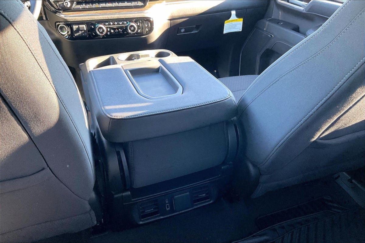 Used 2025 Chevrolet Silverado 3500 LT w/ Safety Package AWD/4WD image 32
