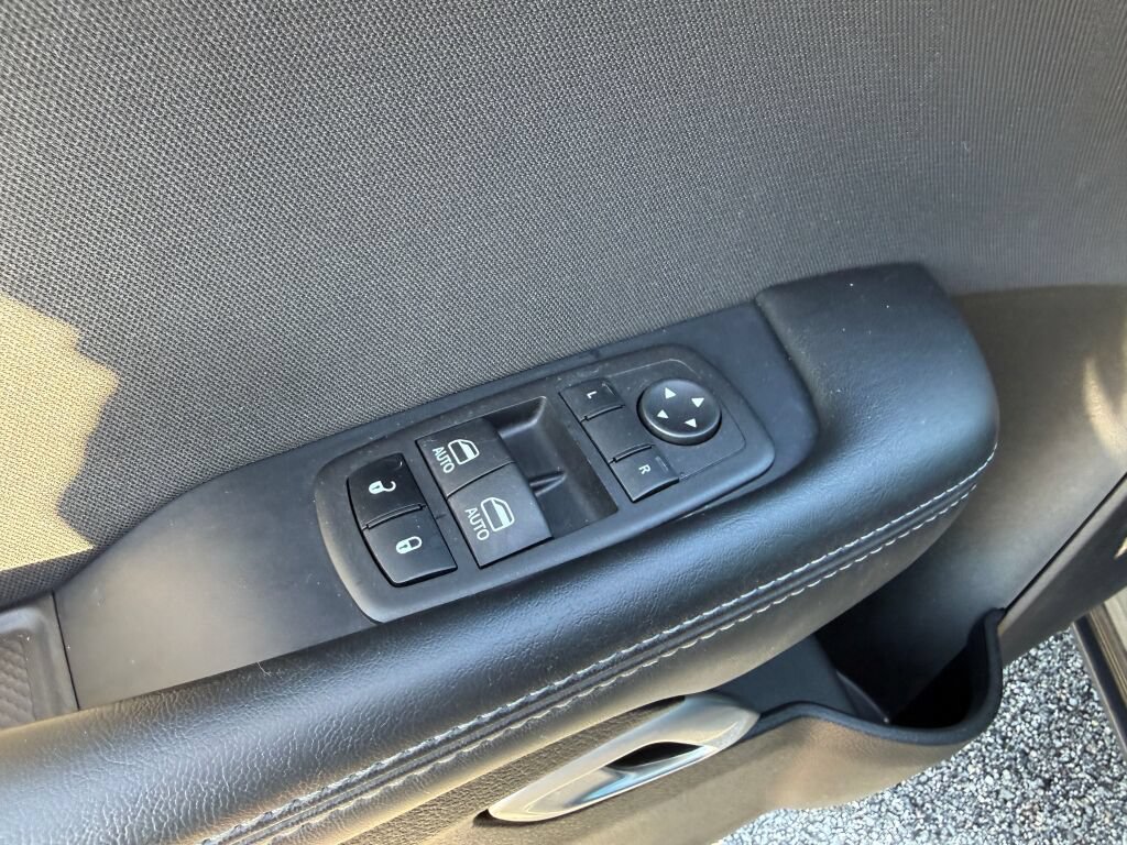 Used 2023 Dodge Challenger SXT RWD image 21