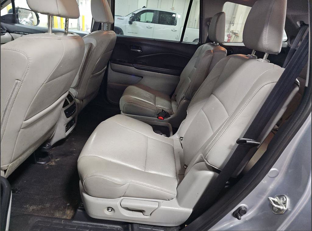 Used 2017 Honda Pilot Elite image 12