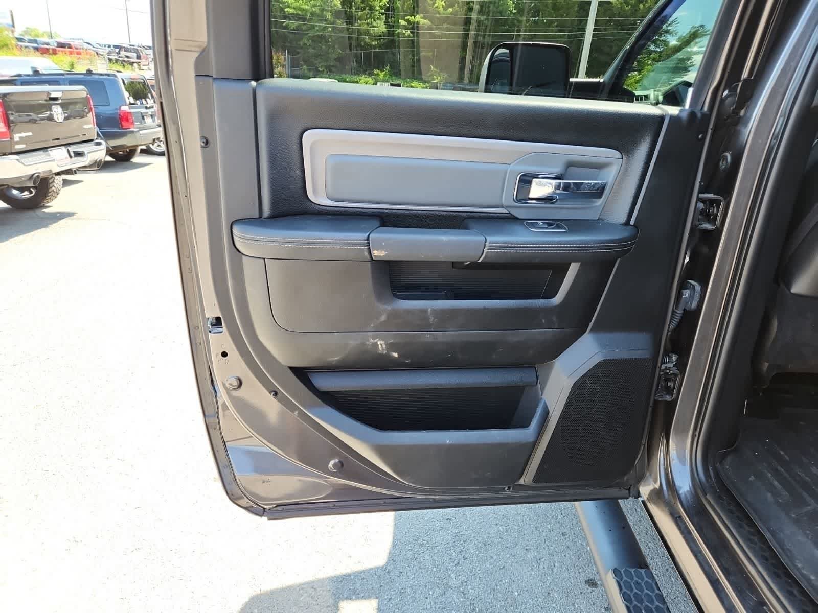 Used 2018 RAM 2500 Power Wagon w/ Leather & Luxury Group AWD/4WD image 26