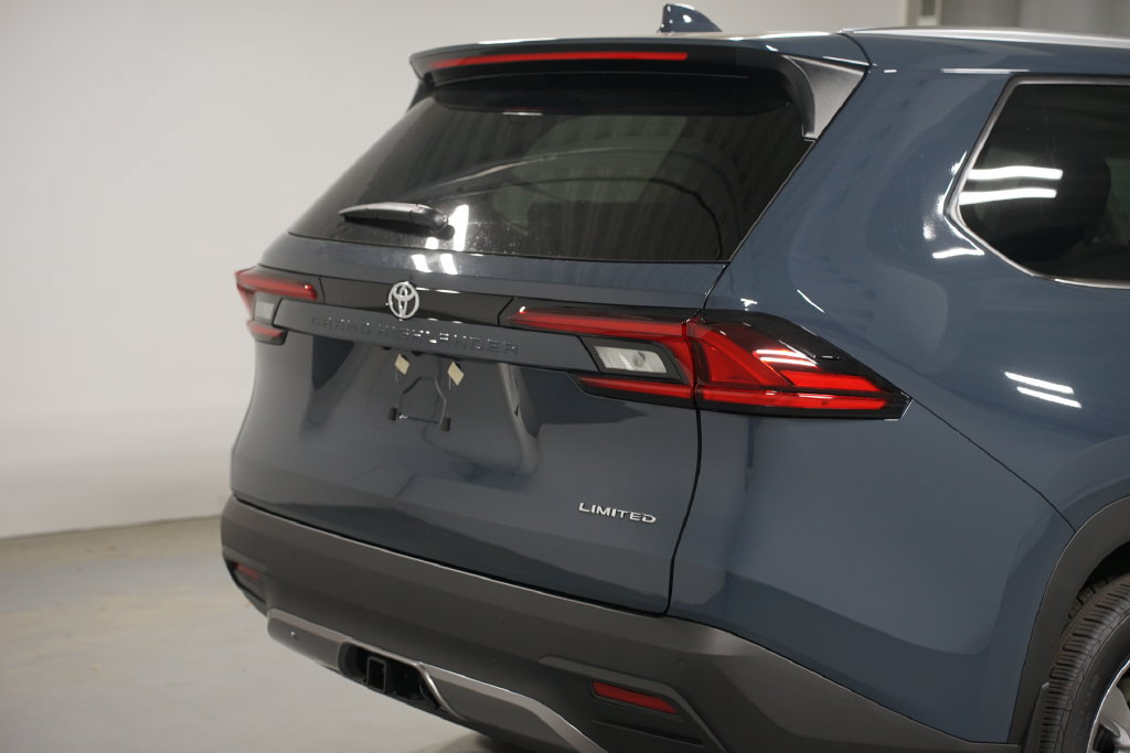 New 2026 Toyota Grand Highlander FWD image 9