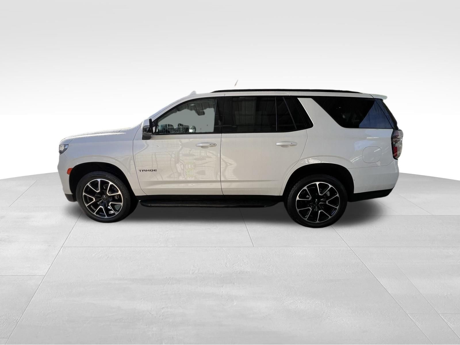 Used 2022 Chevrolet Tahoe RST w/ Luxury Package AWD/4WD image 9