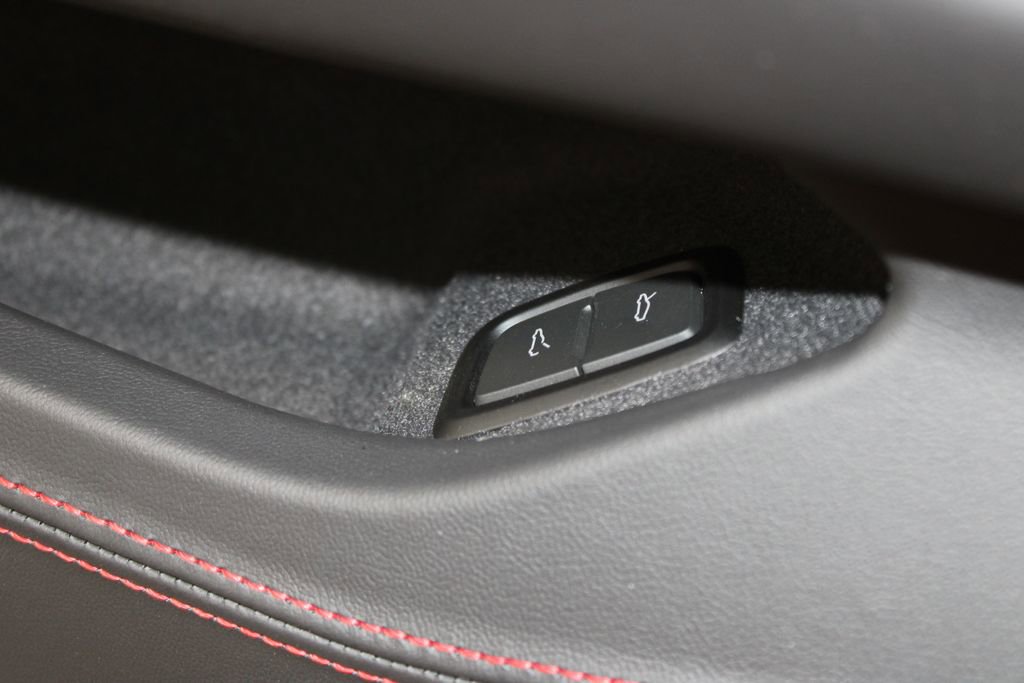 New 2026 Chevrolet Corvette E-Ray w/ Battery Protection Package AWD/4WD image 39