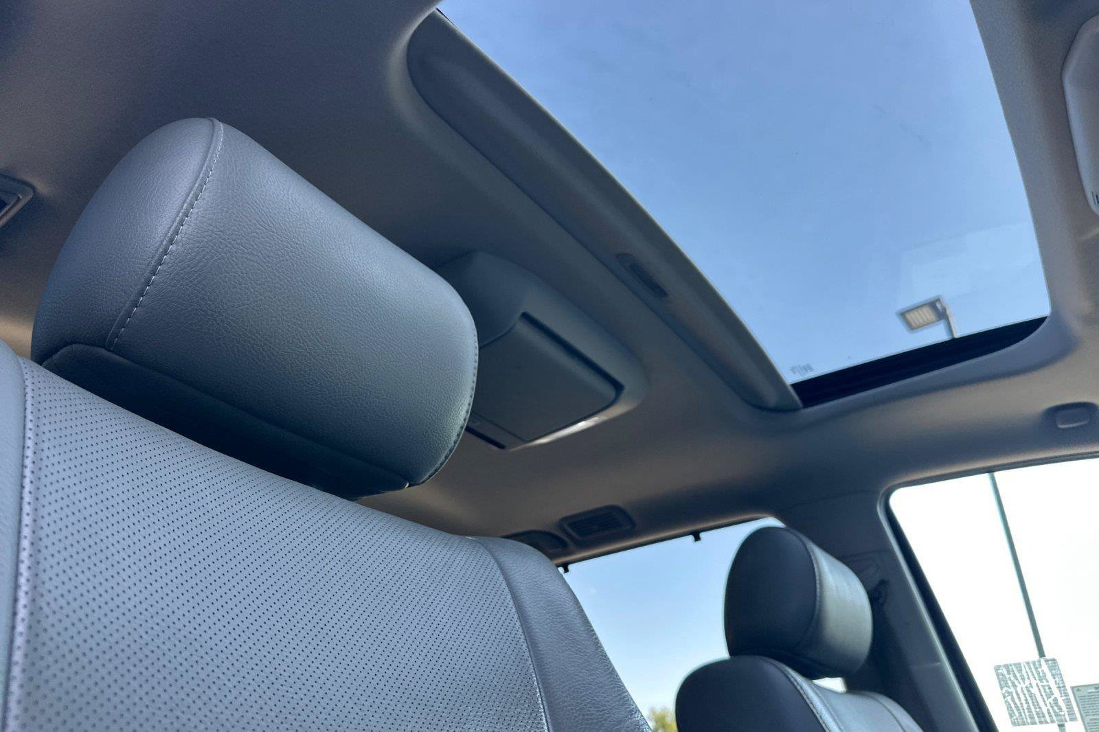 Used 2018 Toyota Sequoia Platinum w/ Carpet Mat Package AWD/4WD image 18