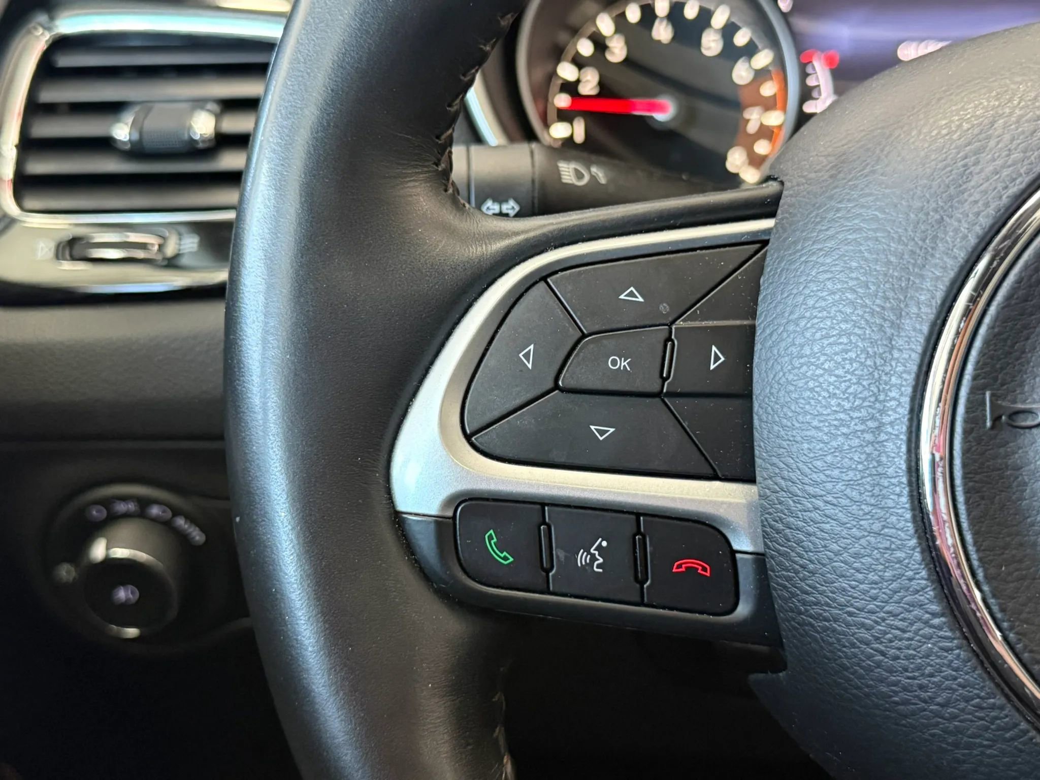 Used 2017 Jeep Compass Limited AWD/4WD image 12
