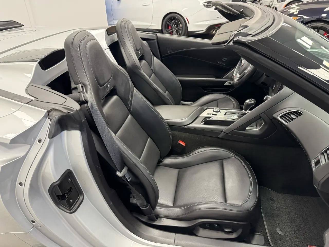 Used 2018 Chevrolet Corvette Z06 RWD image 17