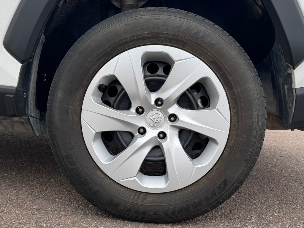 Used 2024 Toyota RAV4 LE image 11