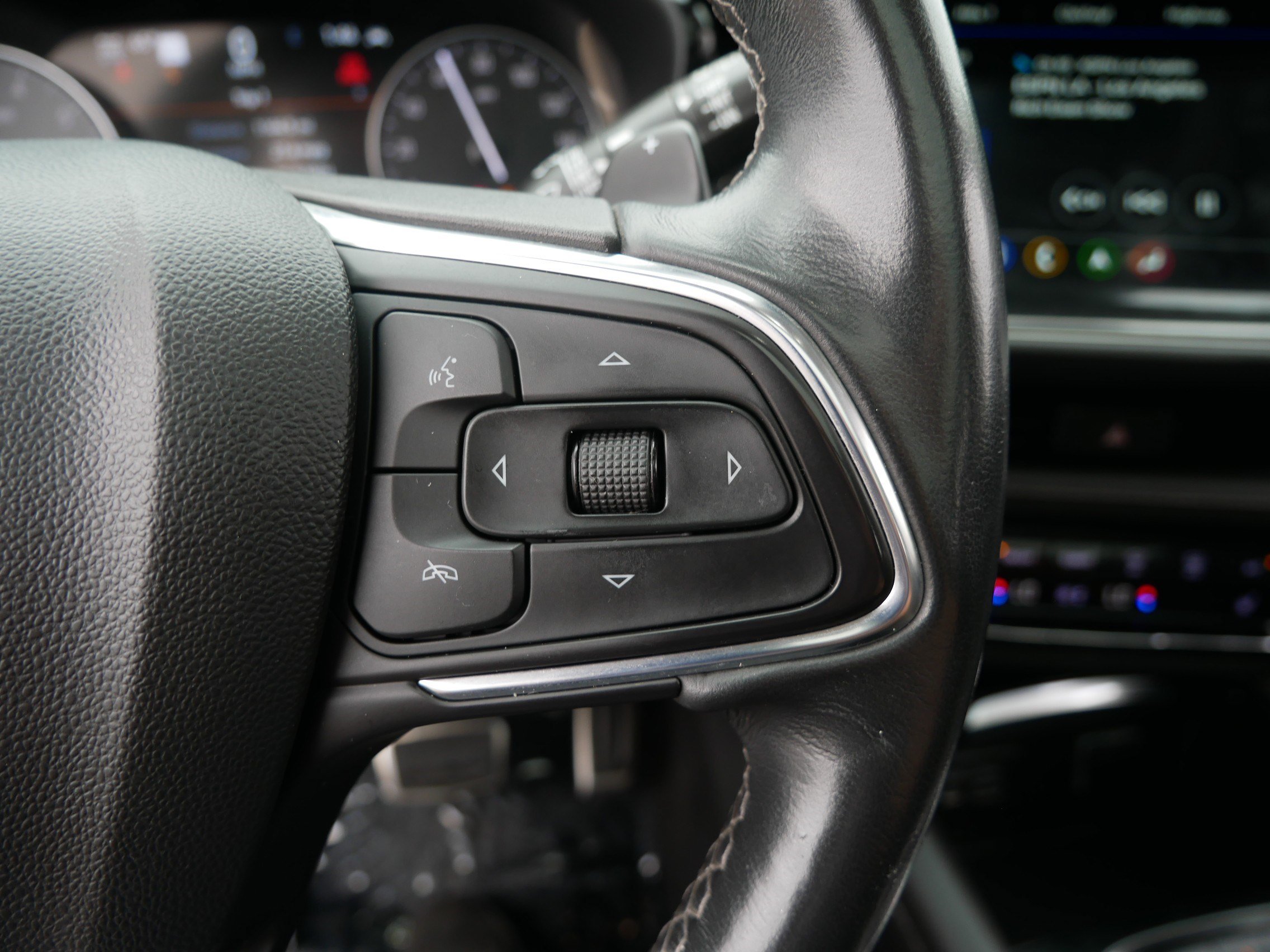 Used 2022 Buick Envision Essence w/ Technology Package II AWD/4WD image 28