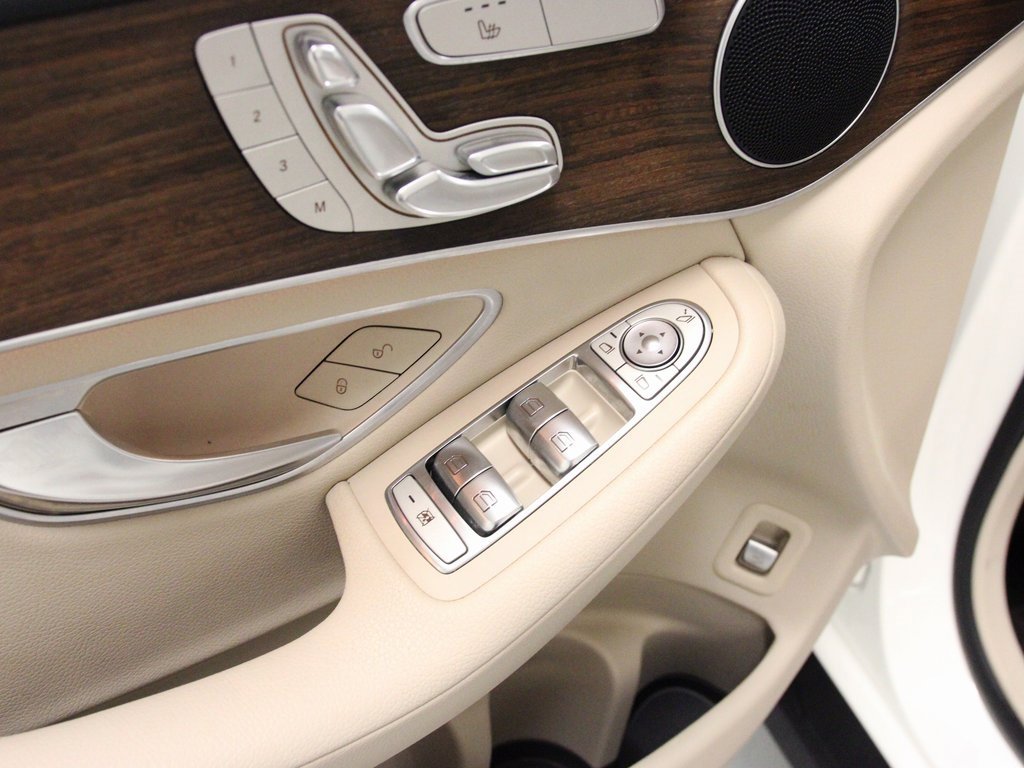 Used 2021 Mercedes-Benz GLC 300 4MATIC image 22