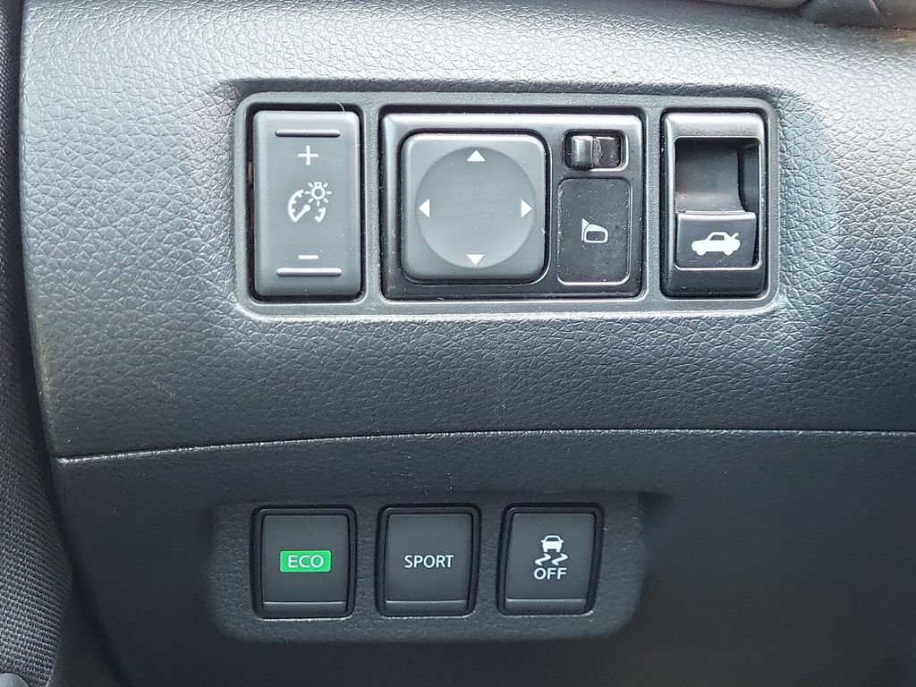 Used 2017 Nissan Sentra SV FWD image 32