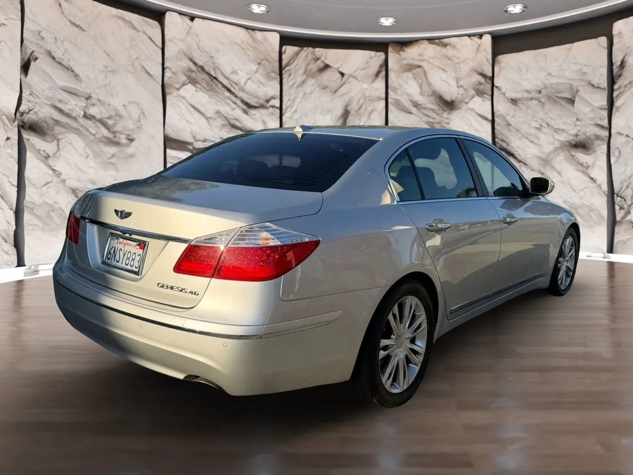 Used 2011 Hyundai Genesis 4.6 RWD image 2