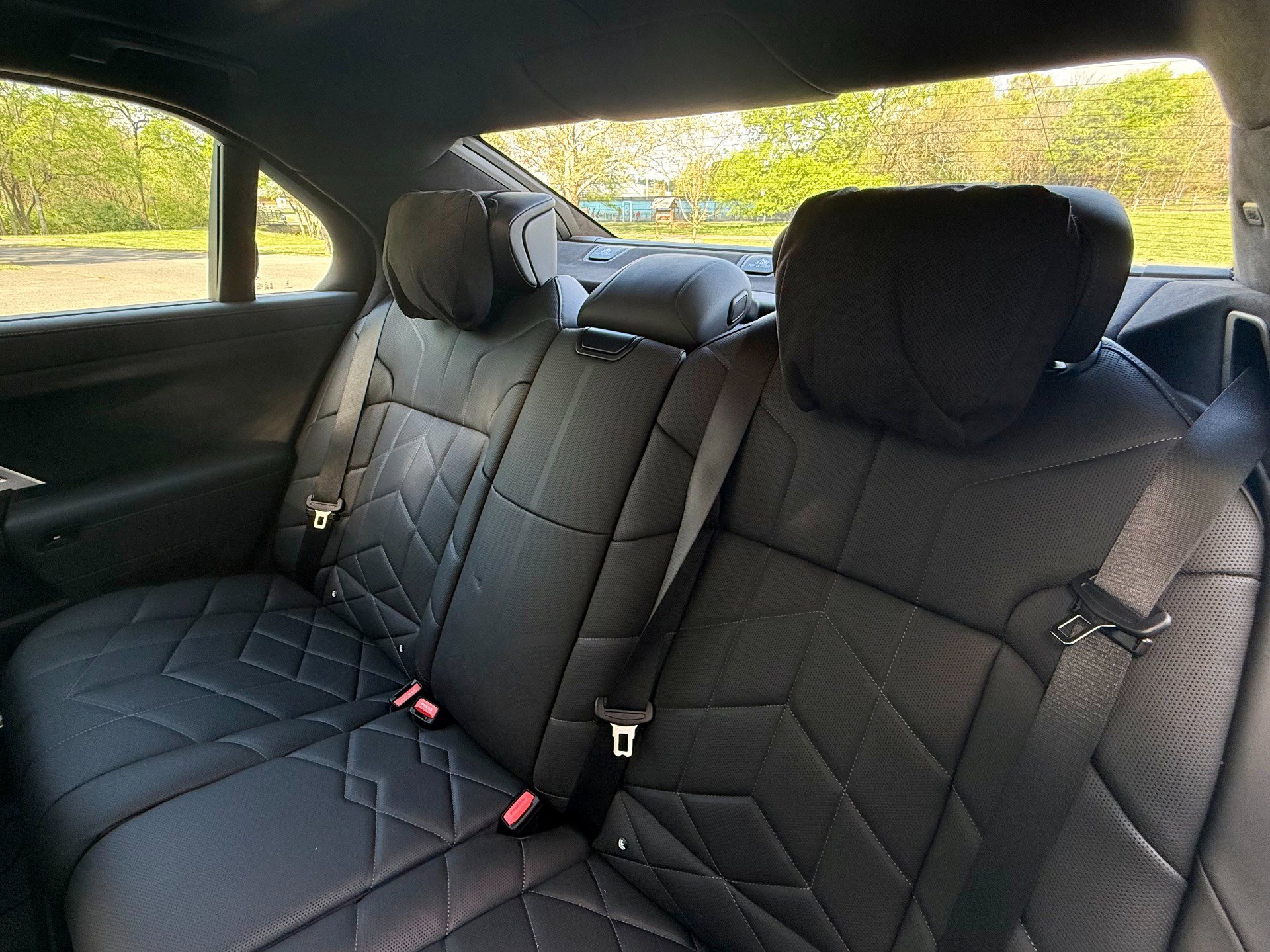 Used 2025 BMW 760i xDrive w/ Executive Package AWD/4WD image 32