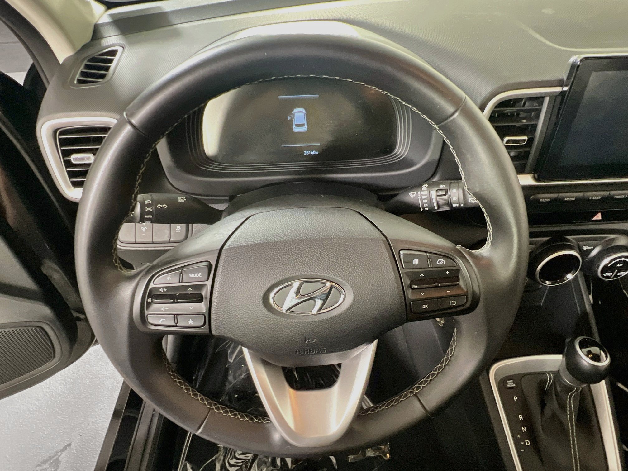 Used 2023 Hyundai Venue SEL w/ Cargo Package FWD image 11