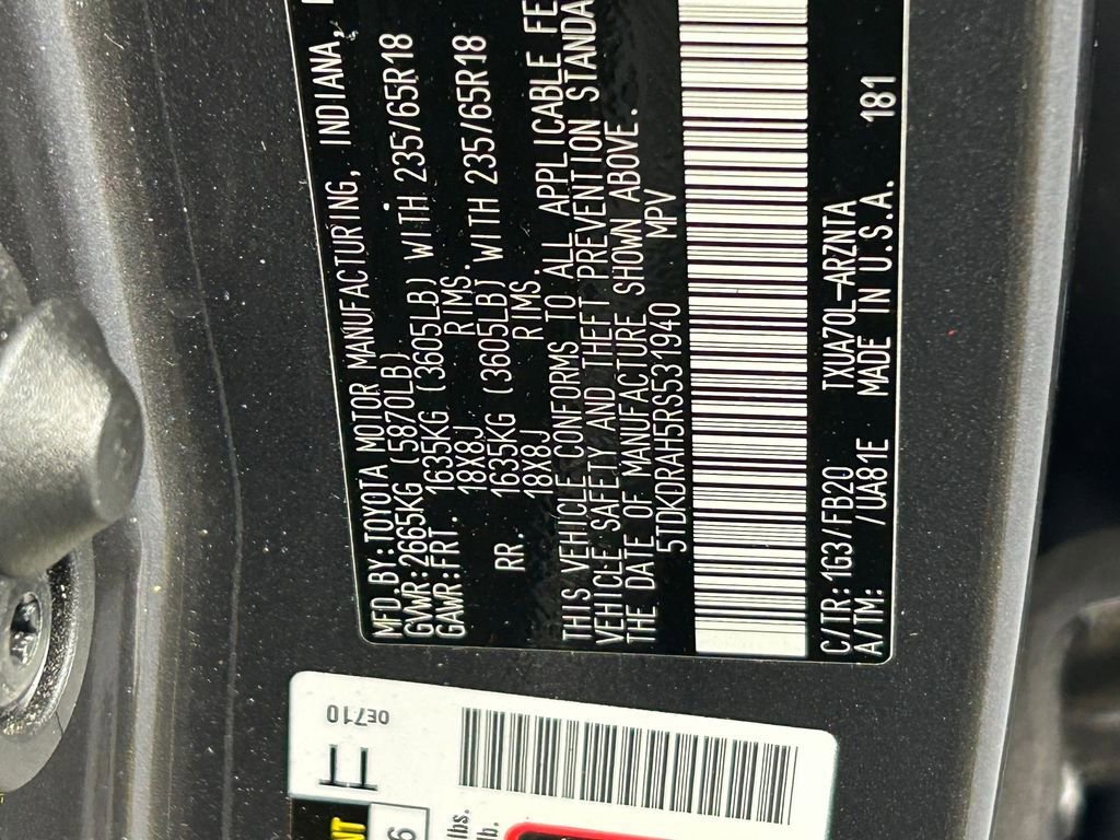 Used 2024 Toyota Highlander LE image 41