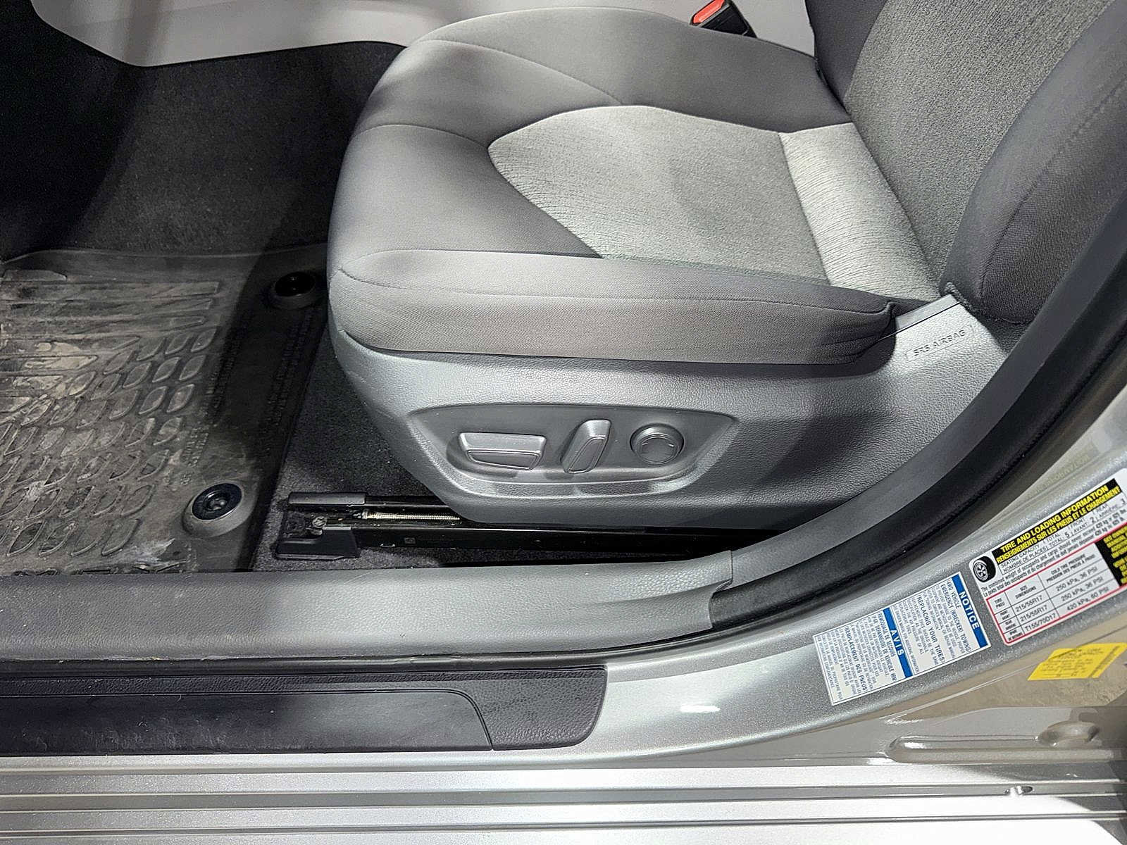 Used 2021 Toyota Camry LE image 23