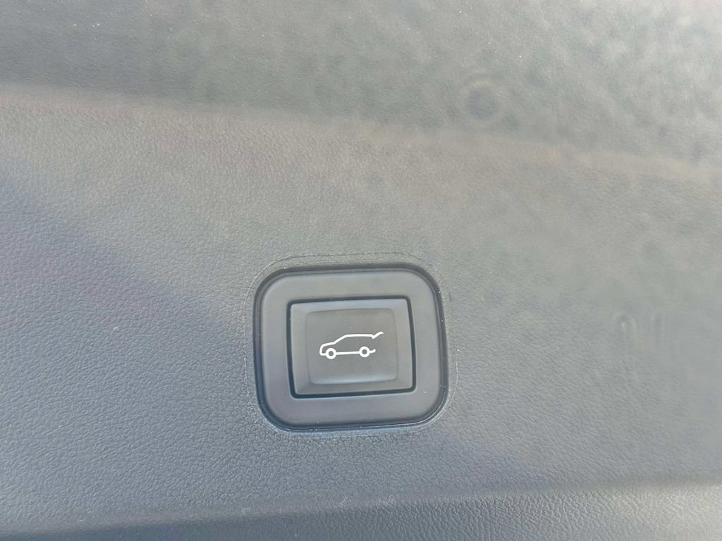 Used 2024 Cadillac Lyriq Tech w/ Driver Assist Package AWD/4WD image 18