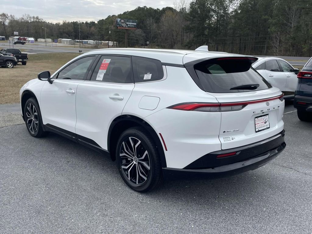 New 2025 Toyota Crown Signia image 3