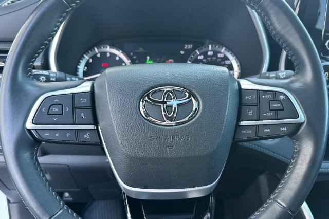 Used 2023 Toyota Highlander XSE AWD/4WD image 29