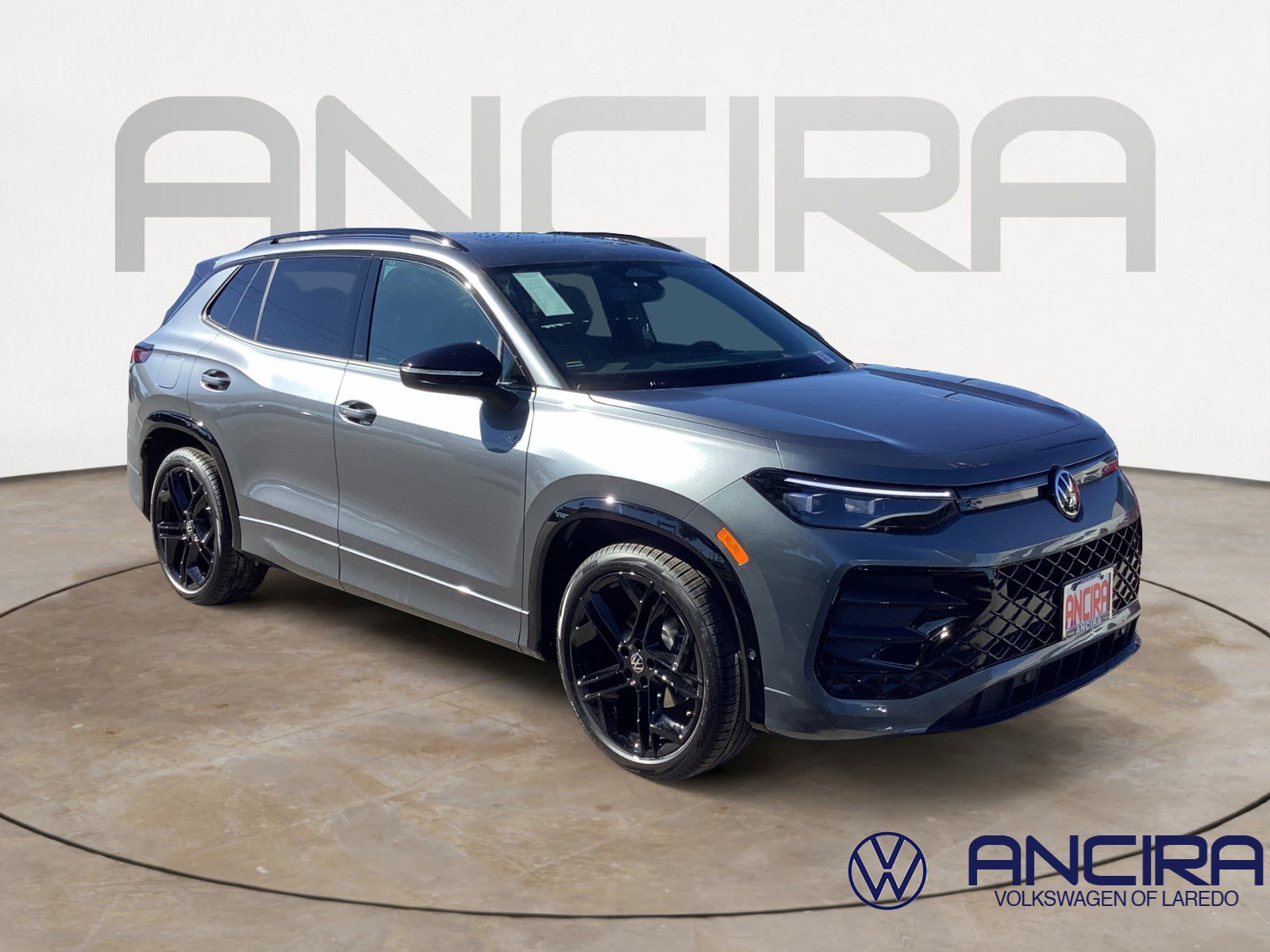 New 2026 Volkswagen Tiguan SE R-Line image 1