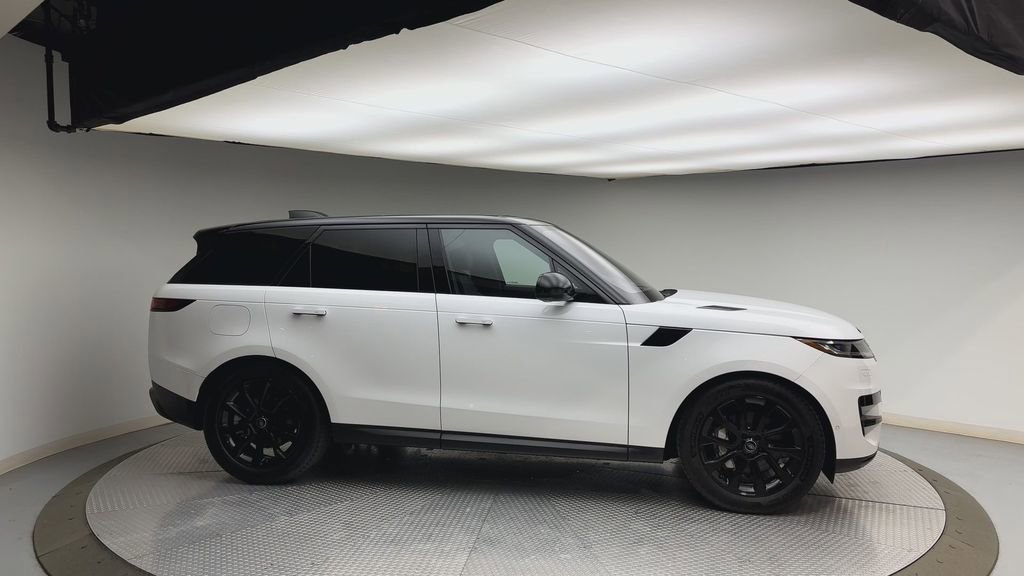 Used 2023 Land Rover Range Rover Sport SE image 9