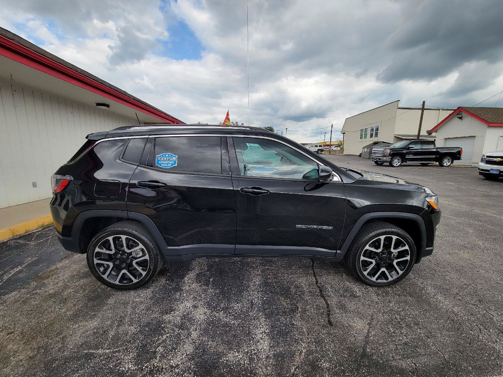 Used 2017 Jeep Compass Limited w/ Navigation Group AWD/4WD image 11