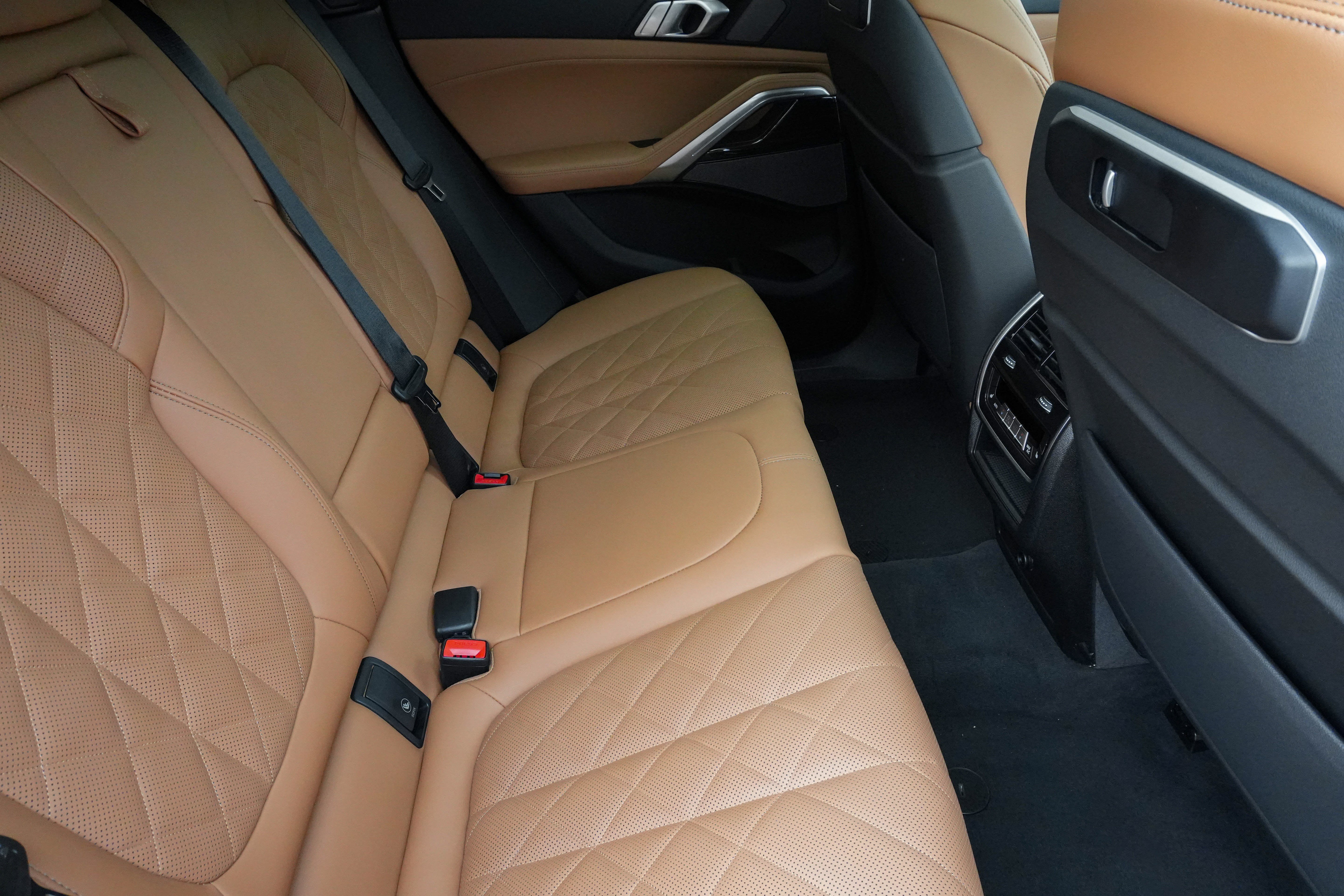 Certified 2026 BMW X6 xDrive40i AWD/4WD image 40