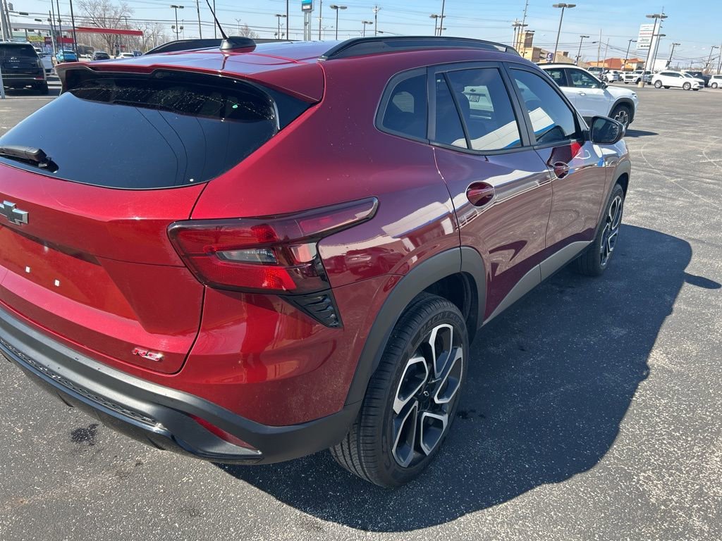 Used 2024 Chevrolet Trax RS w/ Sunroof Package image 13