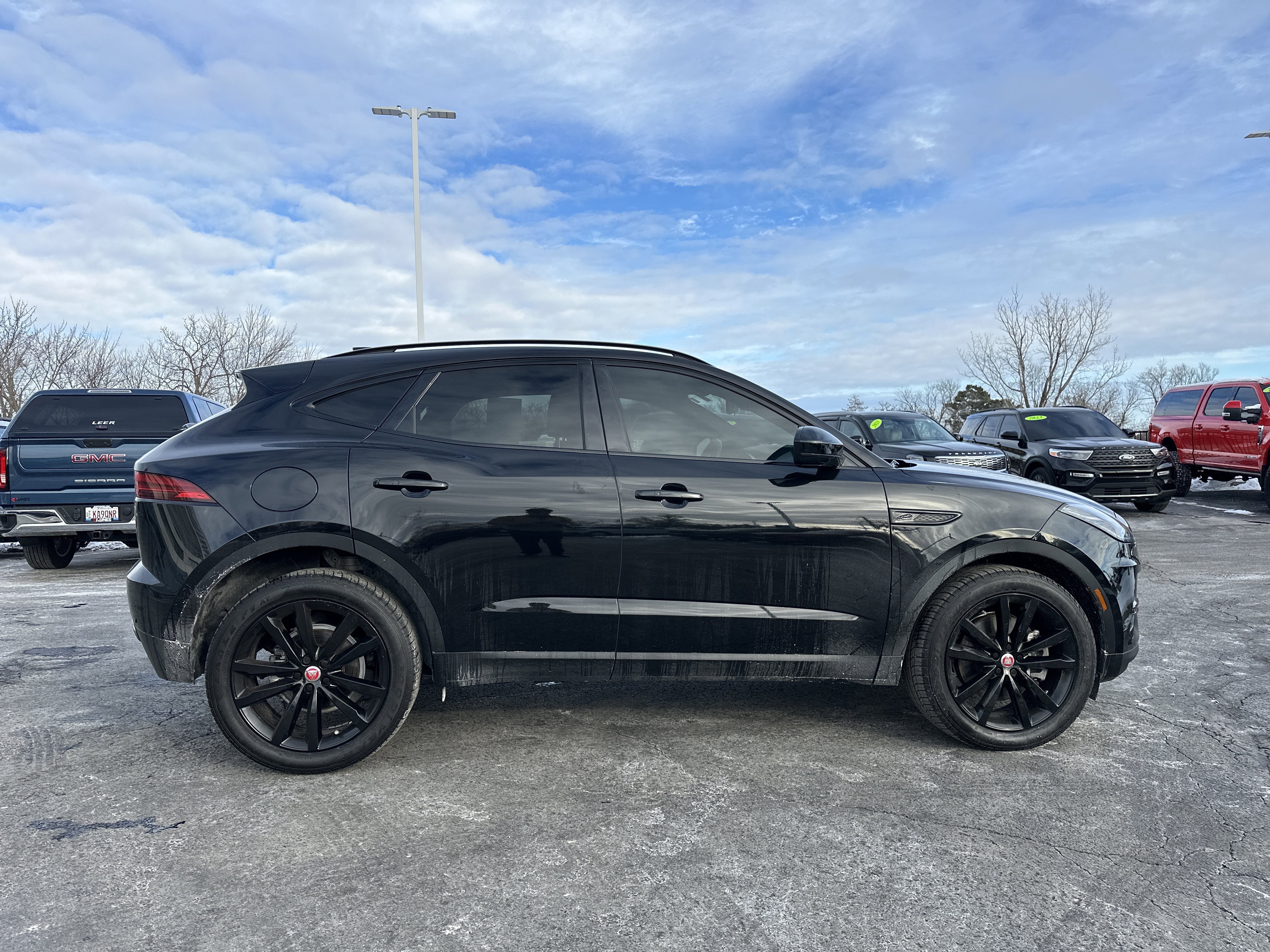 Used 2022 Jaguar E-PACE SE image 2