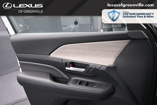 Used 2025 Toyota Grand Highlander AWD image 21