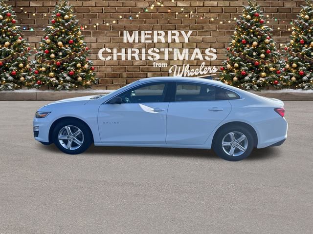 Used 2022 Chevrolet Malibu LS image 2