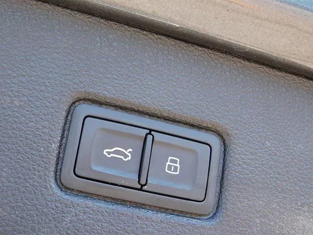 Used 2022 Audi SQ7 Premium Plus w/ SQ7 Executive Package image 10