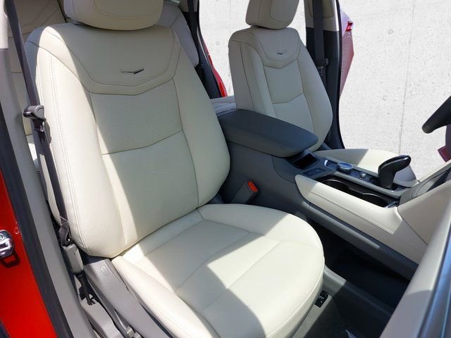 Used 2025 Cadillac XT5 Premium Luxury w/ Technology Package image 10