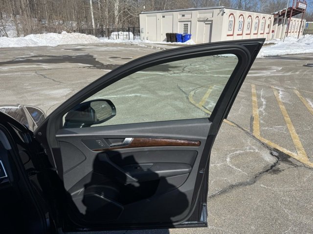 Used 2018 Audi Q5 2.0T Premium Plus w/ Premium Plus Package image 13