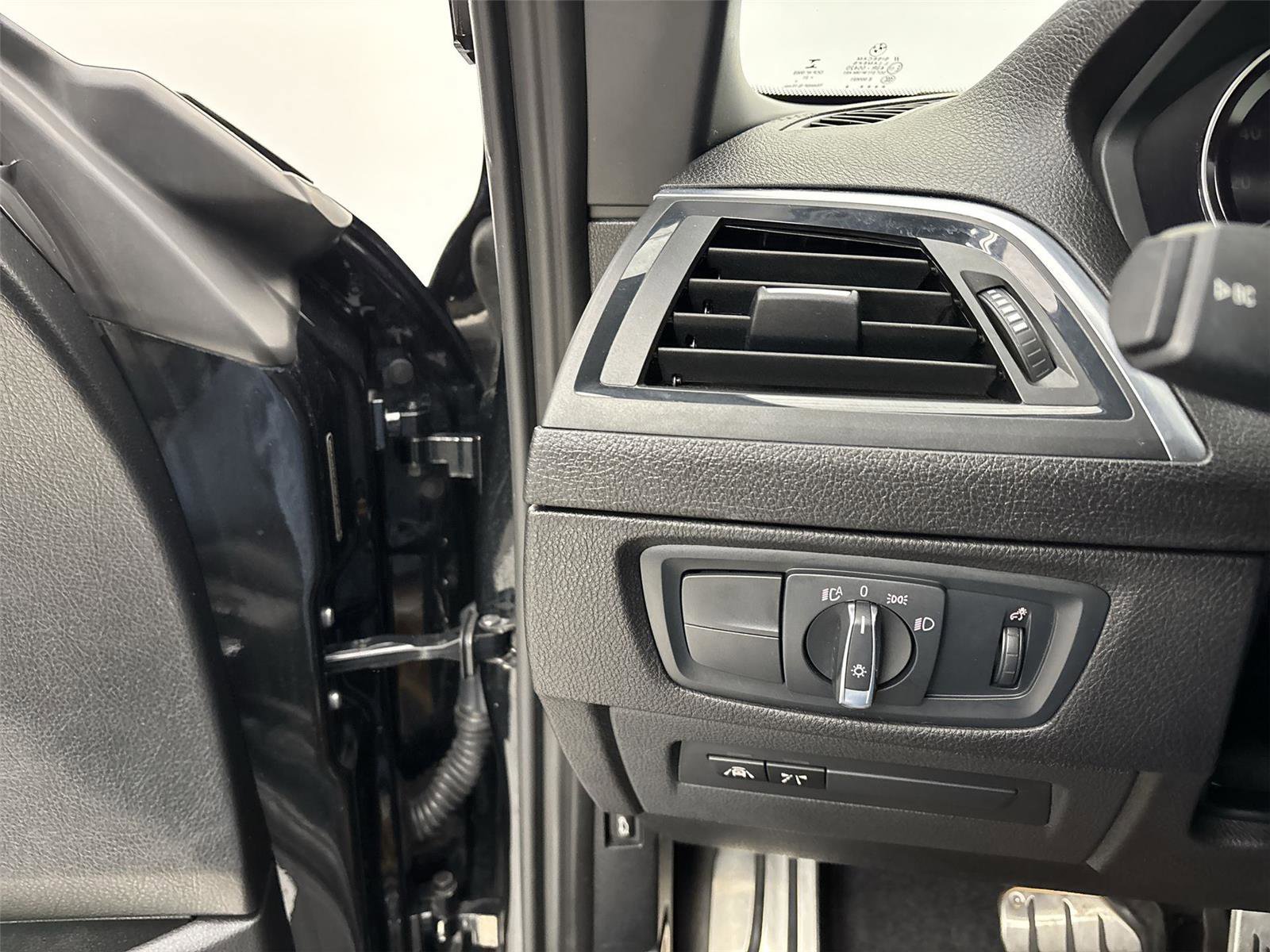 Used 2019 BMW M240i xDrive Convertible w/ Premium Package image 31