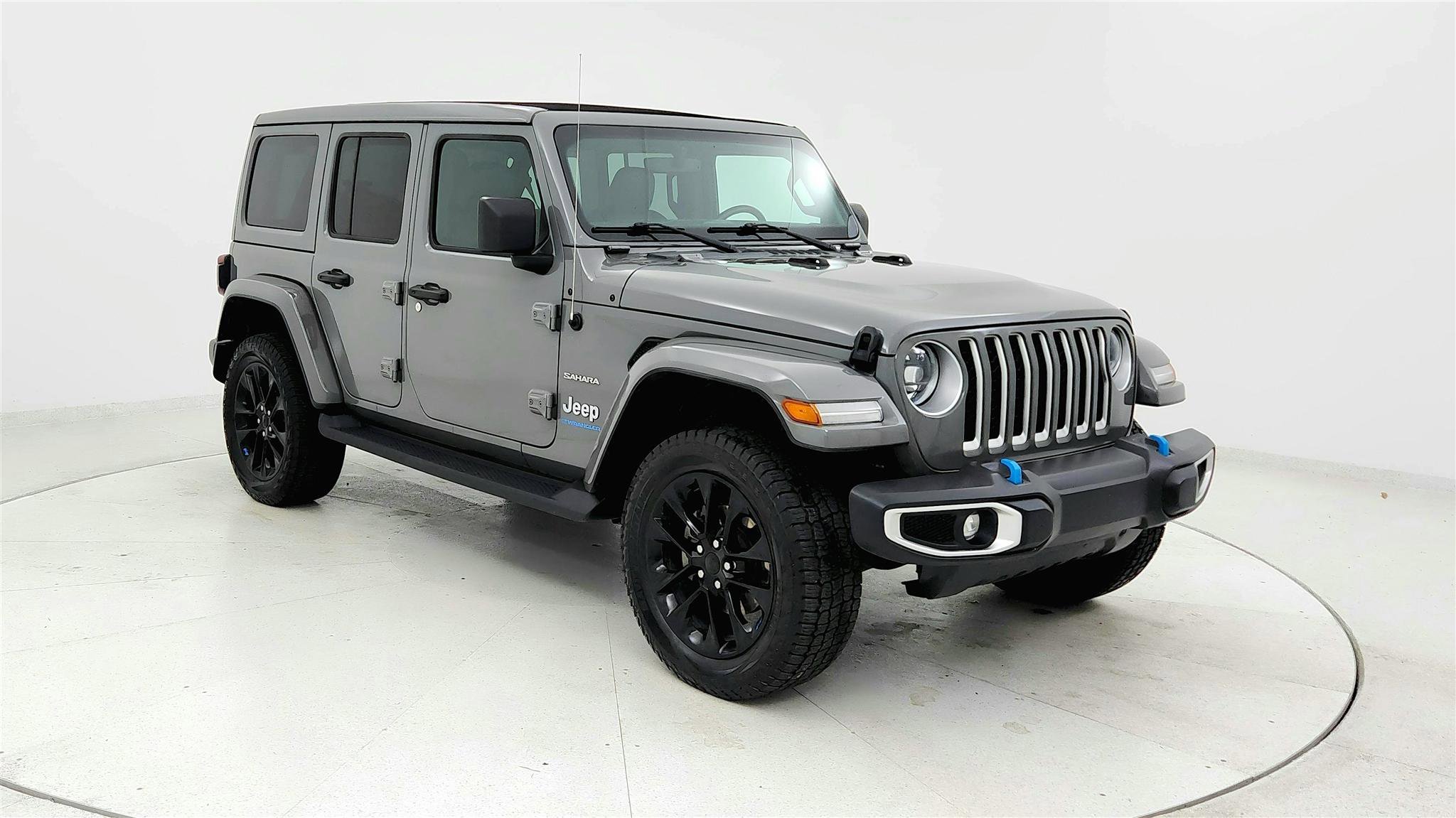 Used 2023 Jeep Wrangler Unlimited Sahara w/ Cold Weather Group AWD/4WD image 7