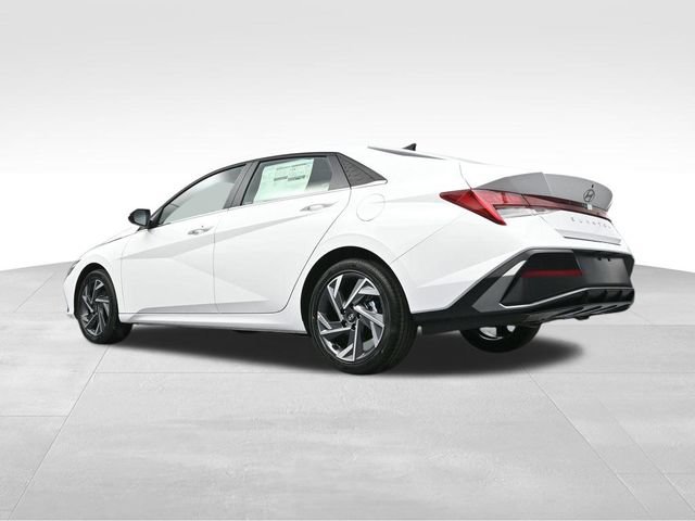 Used 2025 Hyundai Elantra SEL FWD image 35
