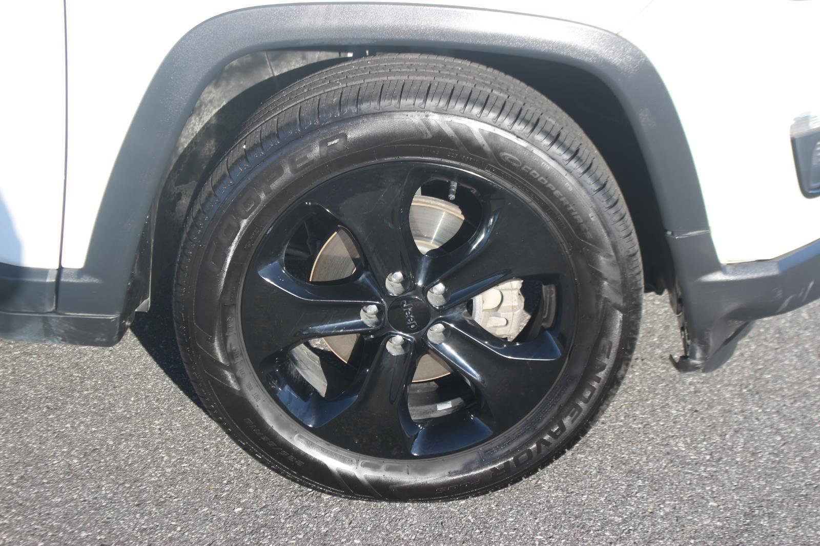 Used 2021 Jeep Compass Latitude w/ Sun and Sound Group image 30