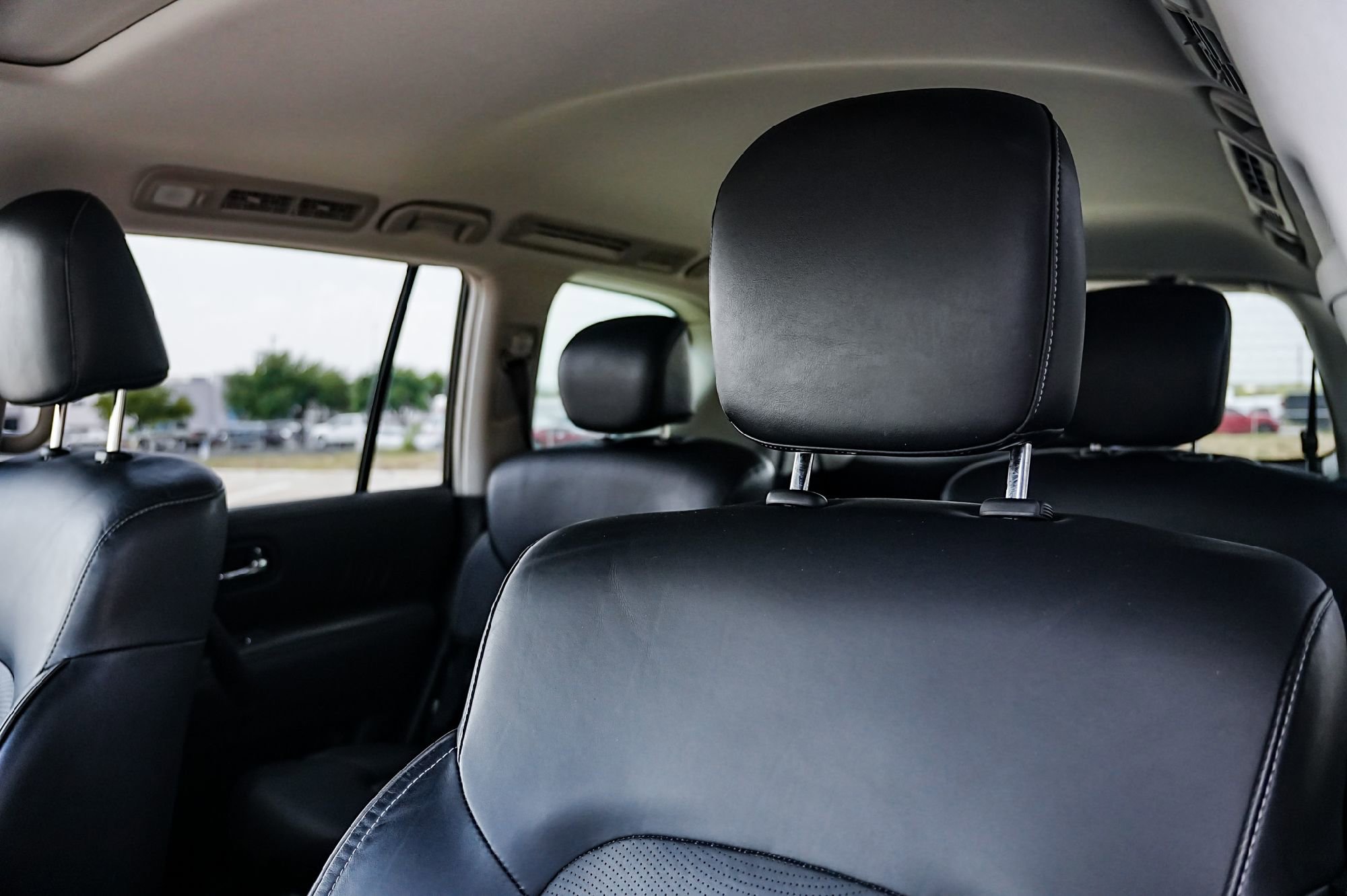 Used 2017 INFINITI QX80 4WD w/ Driver Assistance Package image 12