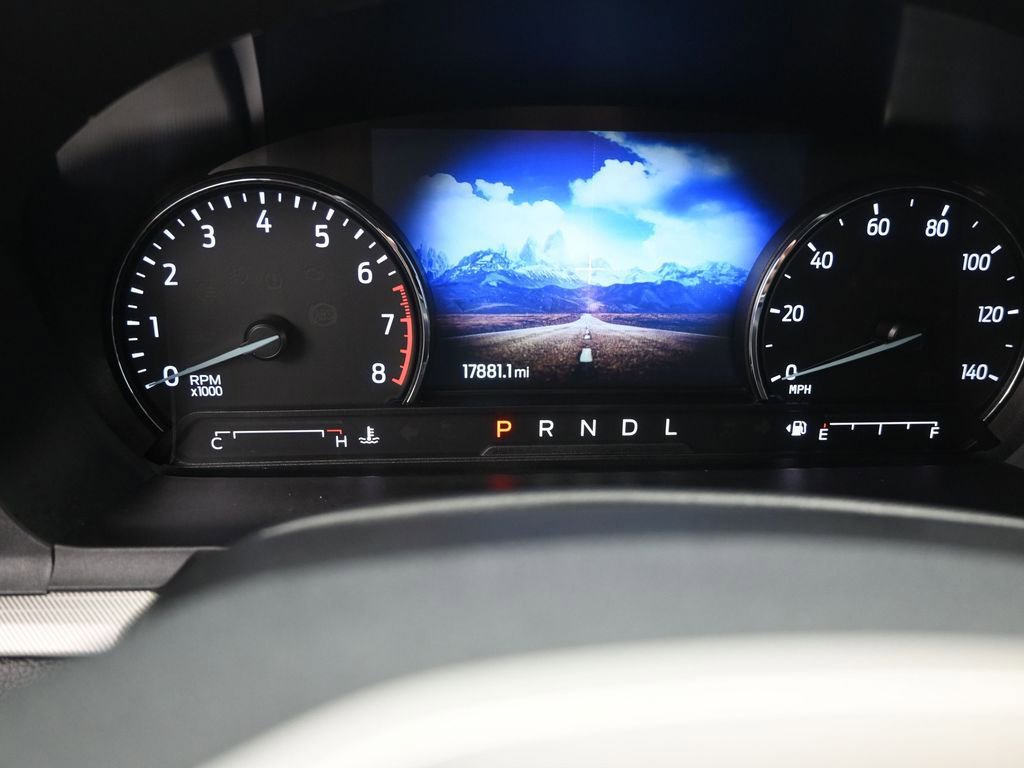 Used 2024 Ford Explorer XLT w/ Equipment Group 202A RWD image 11