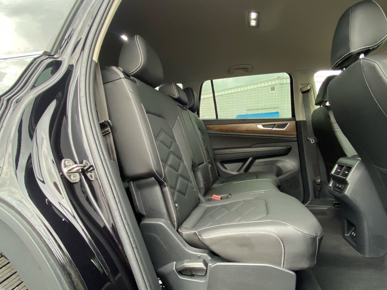 Used 2026 Volkswagen Atlas SE AWD/4WD image 25