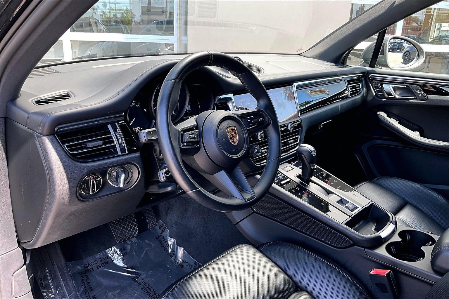 Used 2024 Porsche Macan Turbo AWD/4WD image 14