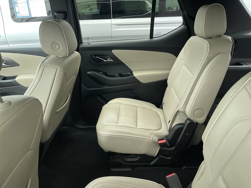 Used 2023 Chevrolet Traverse Premier w/ LPO, Floor Liner Package AWD/4WD image 6