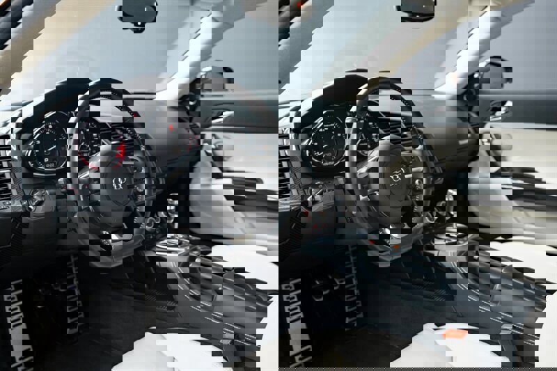 Used 2010 Audi R8 V10 image 28