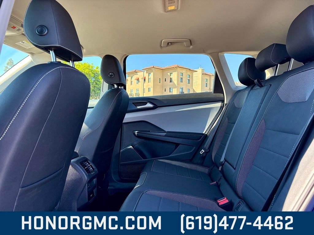 Used 2024 Volkswagen Taos SE image 15
