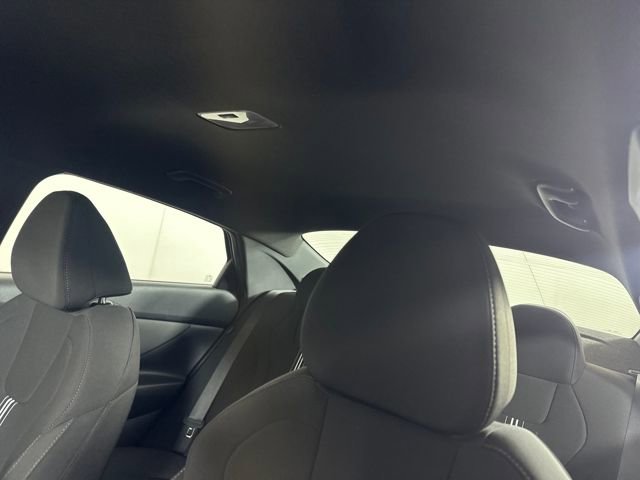 Certified 2025 Hyundai Elantra Sport image 12