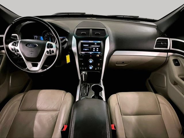 Used 2015 Ford Explorer XLT w/ Equipment Group 202B AWD/4WD image 15